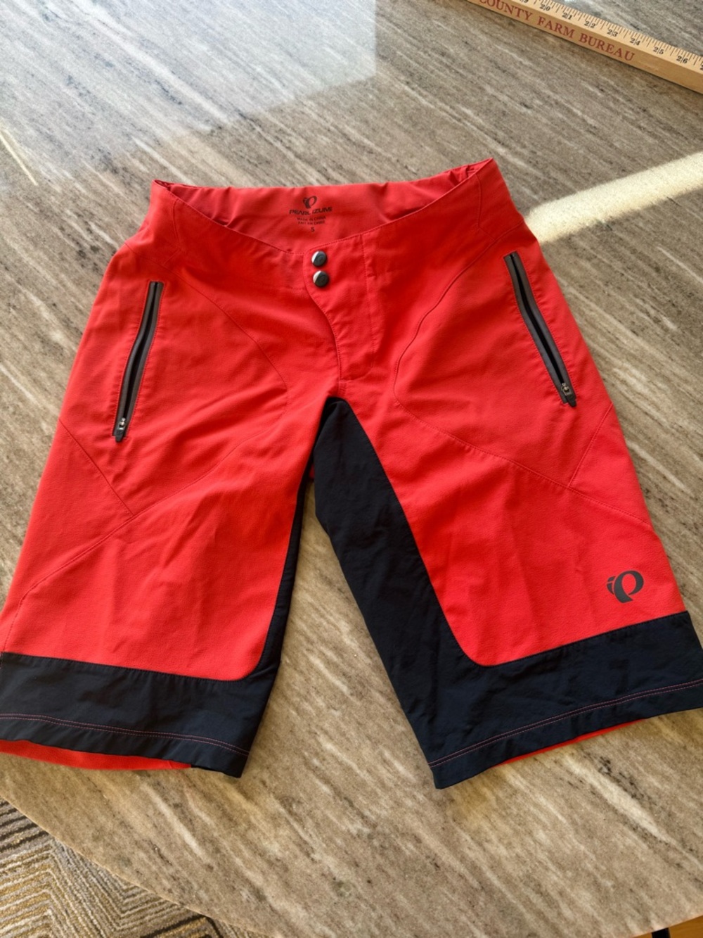 Pearl Izumi Elevate mtb shorts poppy red
